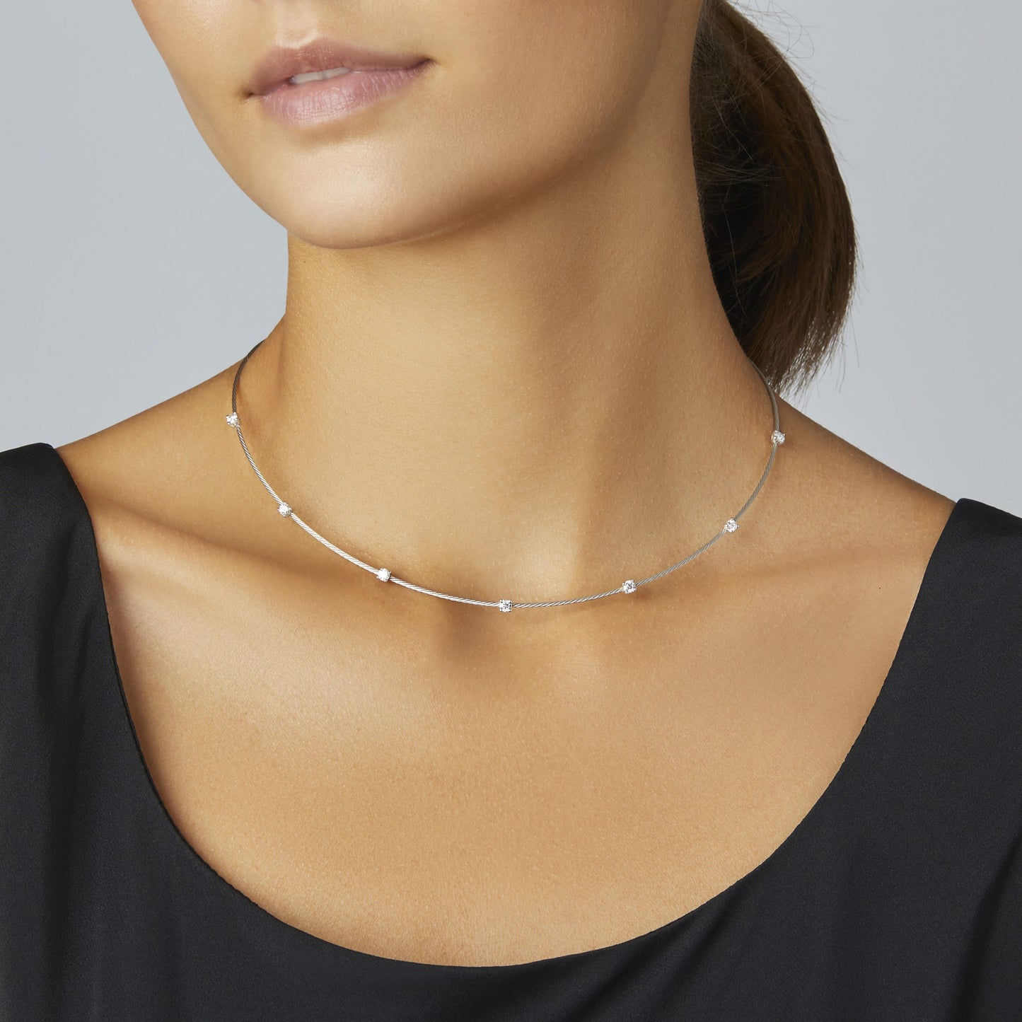 Single Unity Necklace With 7 Diamonds