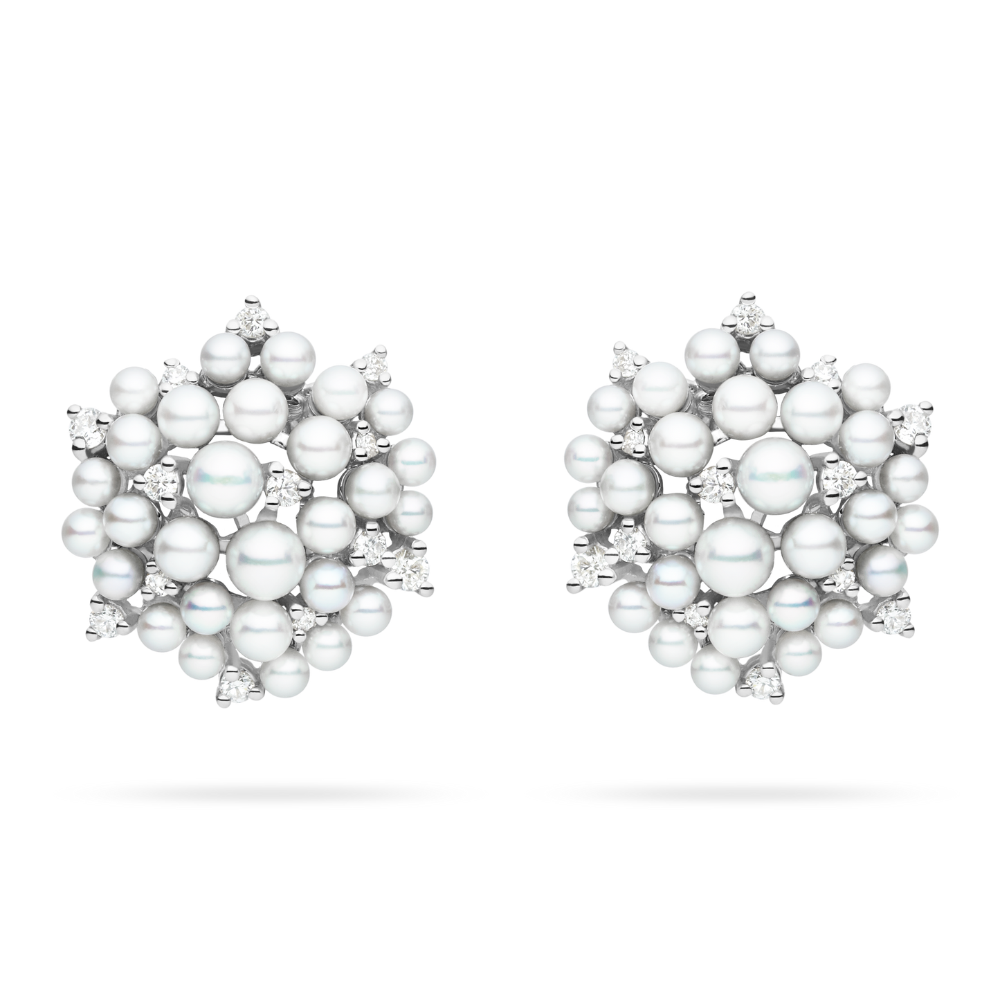 Lagrange Pearl Stud Earrings